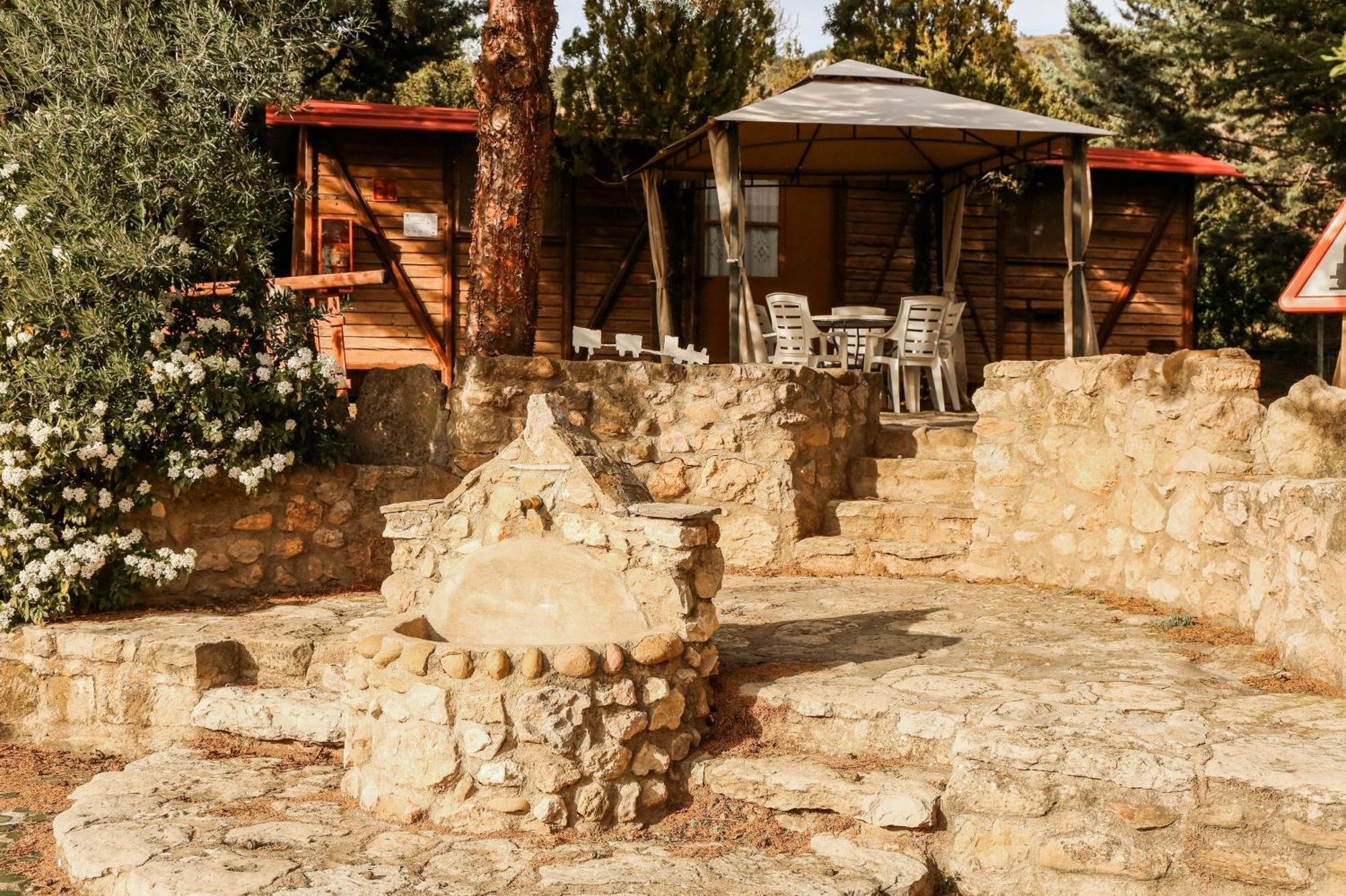 Camping Castillo De Loarre Bagian luar foto