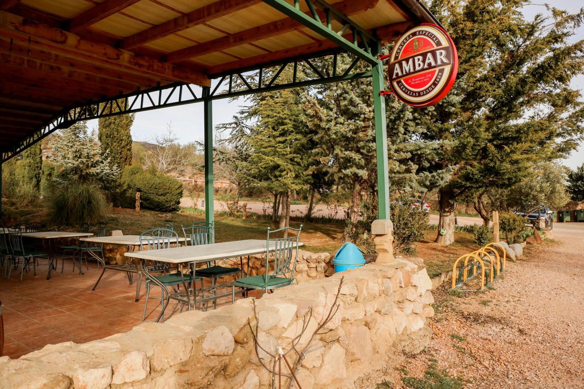 Camping Castillo De Loarre Bagian luar foto
