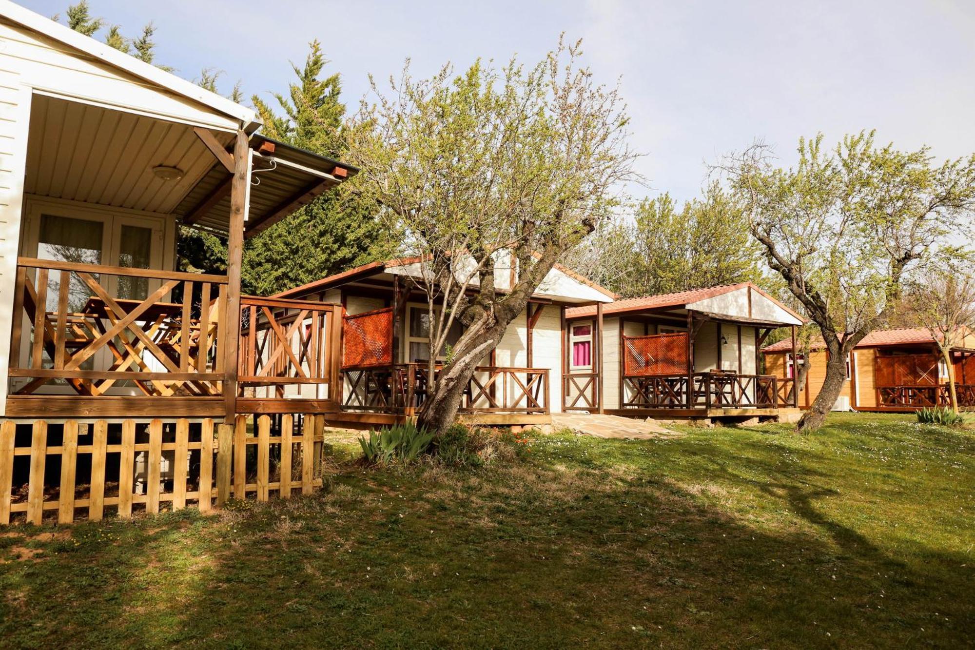 Camping Castillo De Loarre Bagian luar foto