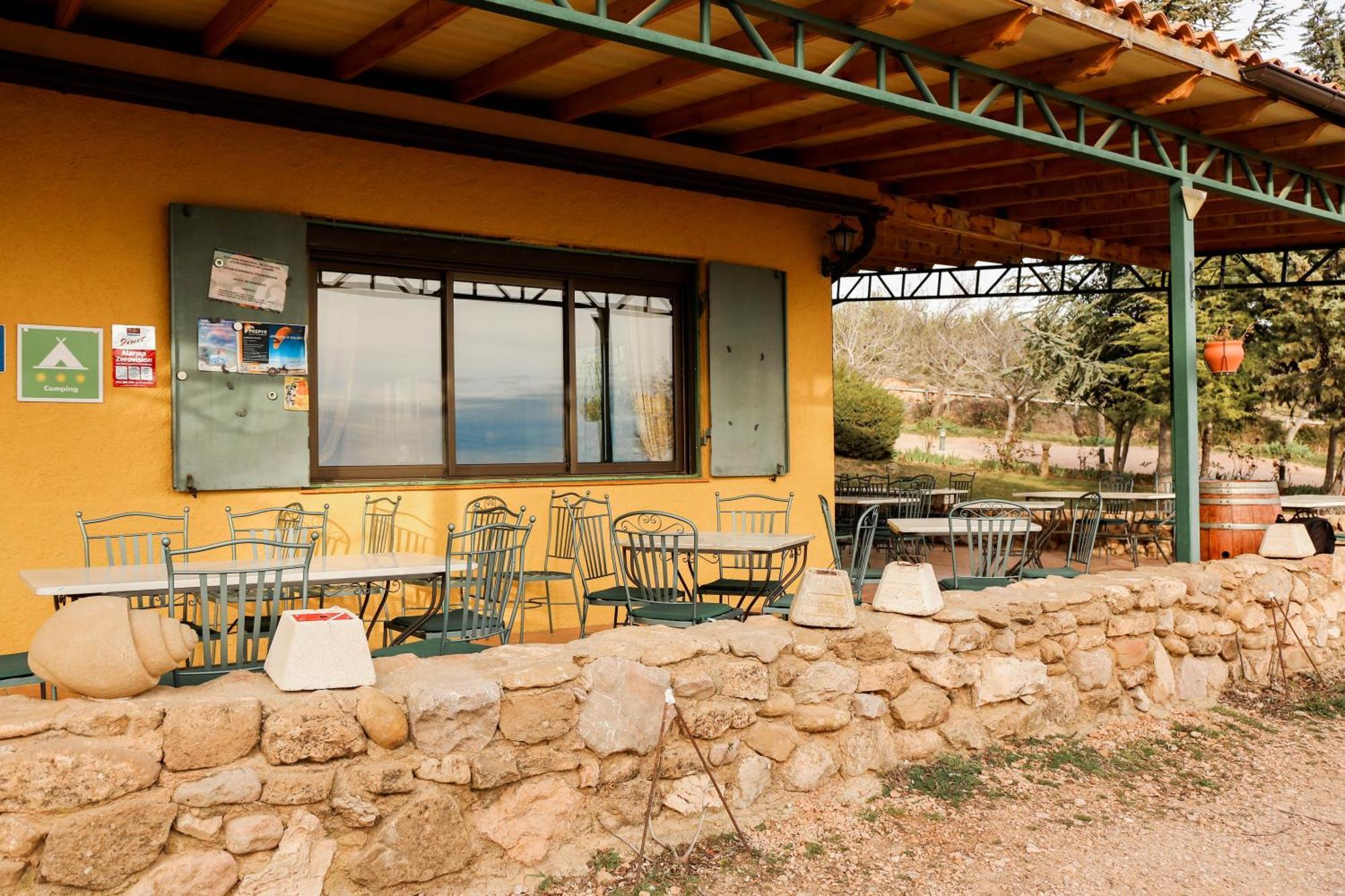 Camping Castillo De Loarre Bagian luar foto
