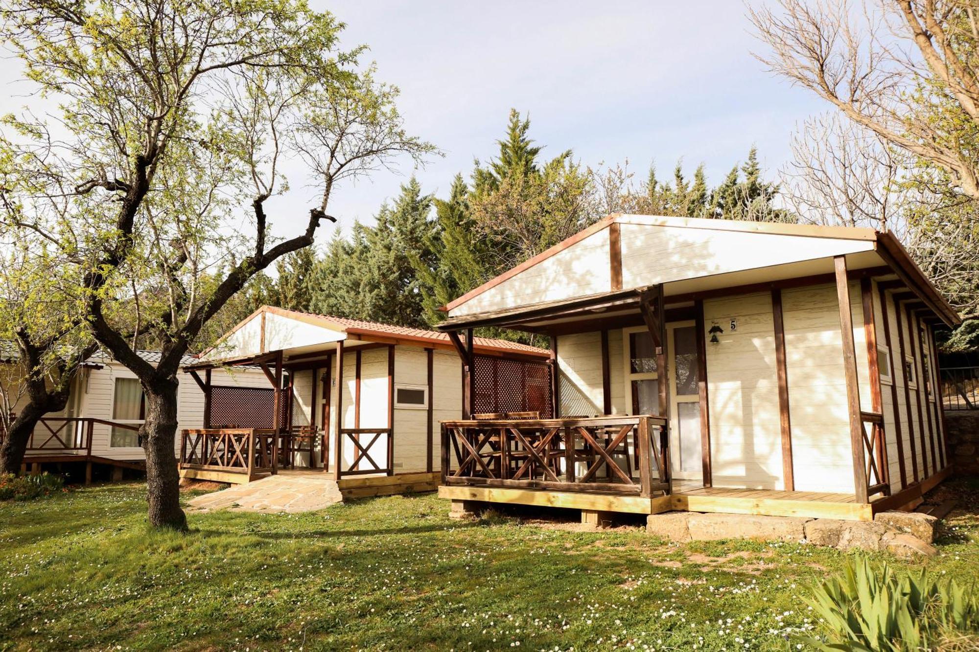 Camping Castillo De Loarre Bagian luar foto